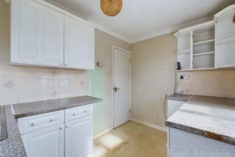 64 Swallowdale, South Croydon, CR2 8SJ