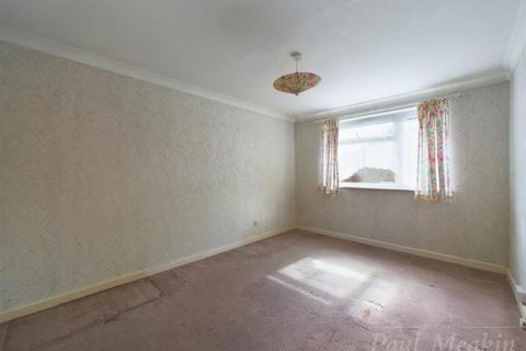 64 Swallowdale, South Croydon, CR2 8SJ