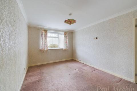 64 Swallowdale, South Croydon, CR2 8SJ