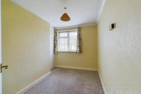 64 Swallowdale, South Croydon, CR2 8SJ