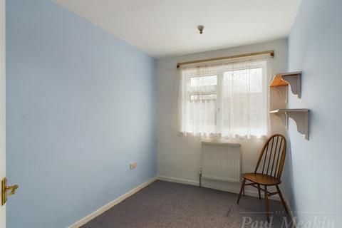 31 Foxcombe, New Addington, Croydon, CR0 9EY