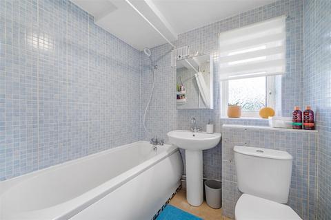 24 Link Way, Bromley, BR2 8JH