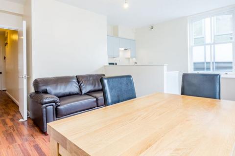 3 bedroom flat to rent, W1T
