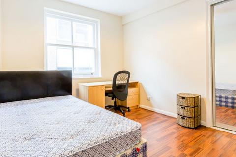 3 bedroom flat to rent, W1T