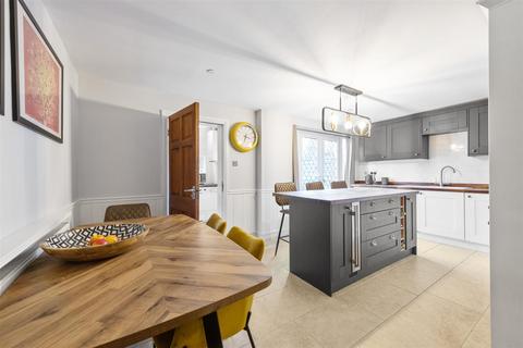 41 Aylesbury Road, Hockley Heath, Solihull, B94 6PD