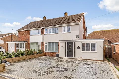 15 Firs Close, Folkestone, CT19 4HZ