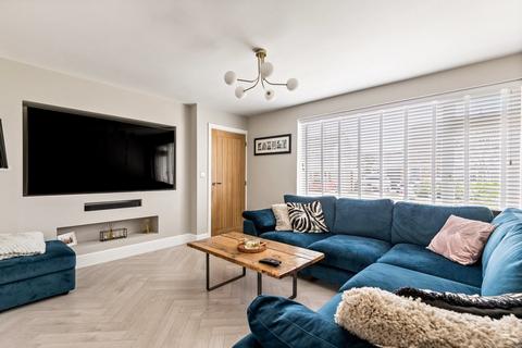 15 Firs Close, Folkestone, CT19 4HZ
