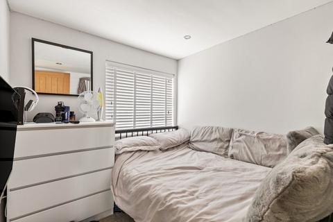15 Firs Close, Folkestone, CT19 4HZ