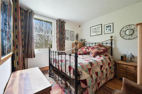 60 Bramble Walk, Epsom, KT18 7TB