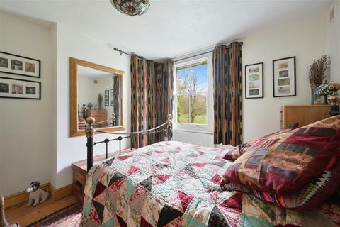 60 Bramble Walk, Epsom, KT18 7TB
