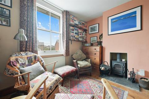 60 Bramble Walk, Epsom, KT18 7TB