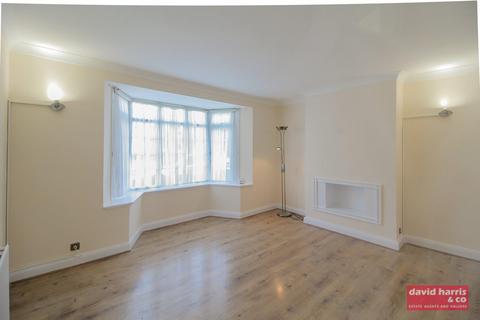 2 bedroom apartment to rent, Finchley Court, Ballards Lane, N3