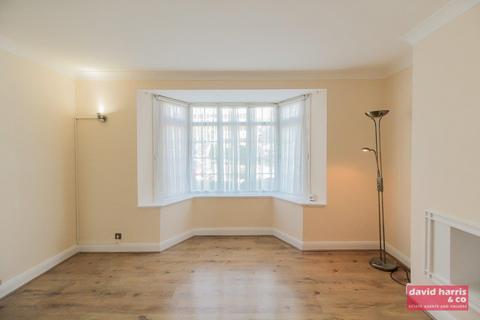 2 bedroom apartment to rent, Finchley Court, Ballards Lane, N3