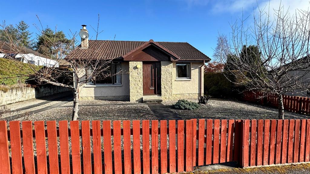 32 Birch Drive FRONTALT.jpg