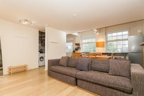 3 bedroom flat for sale, Peary Place, London