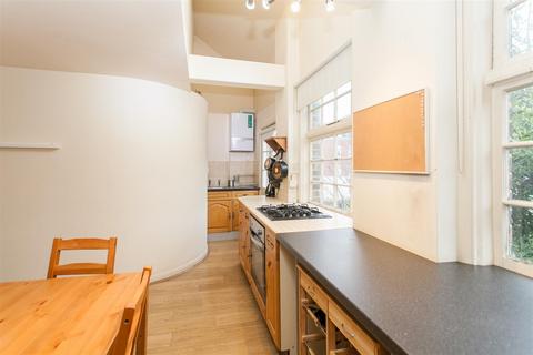 3 bedroom flat for sale, Peary Place, London