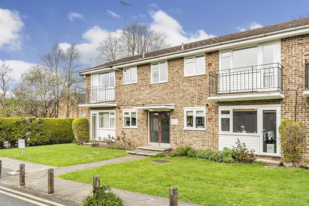 Caroline Court, Surbiton 1 bed apartment for sale £299,950