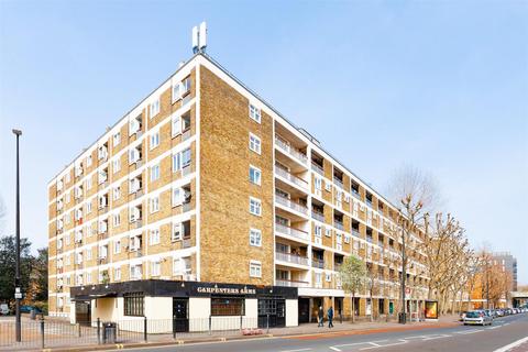 3 bedroom flat for sale, Donegal House, Cambridge Heath Road, London