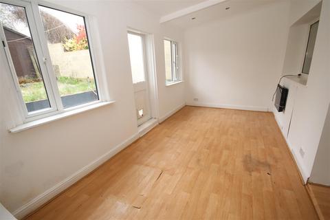 3 bedroom end of terrace house to rent, Morgan Drive, Dartford