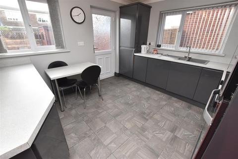 6 Ashby Close, Grimsby, DN37 9HJ