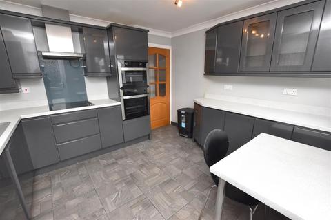 6 Ashby Close, Grimsby, DN37 9HJ