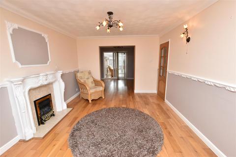 6 Ashby Close, Grimsby, DN37 9HJ
