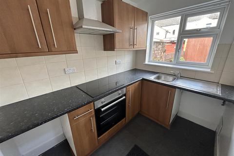 2 bedroom terraced house to rent, Byron Street, Goole