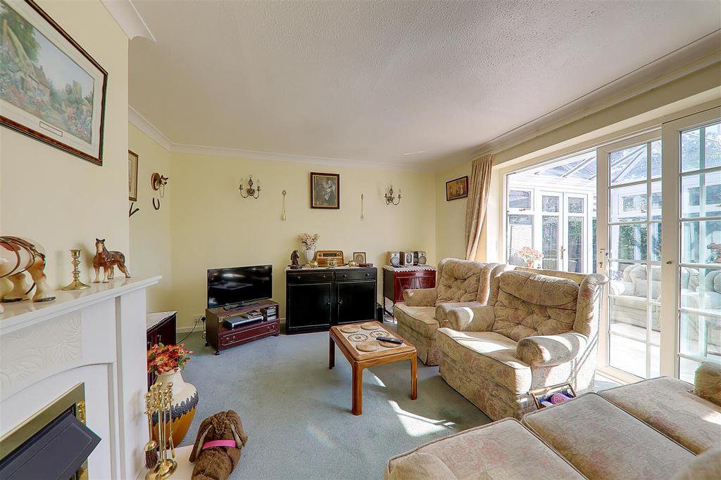 Cleveland Road, Salvington, Worthing 2 bed detached bungalow for sale