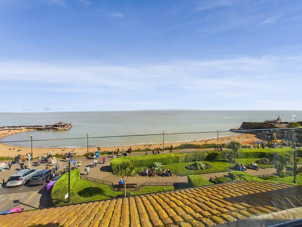Victoria Parade, Broadstairs, CT10 2 bed apartment for sale £450,000