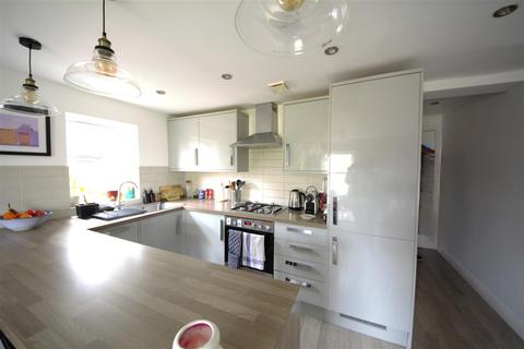 2 bedroom flat to rent, Fortis Green, East Finchley, N2