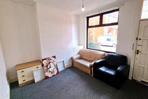 2 bedroom terraced house to rent, Hawthorn Street, Manchester