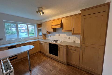 4 bedroom detached house to rent, Llys Pentre, Broadlands, Bridgend County Borough, CF31 5DY