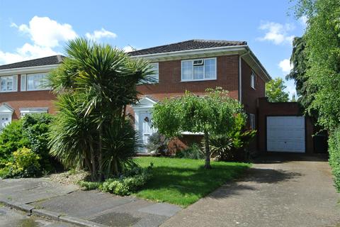 4 bedroom detached house for sale, Tavistock Close, Staines-Upon-Thames TW18