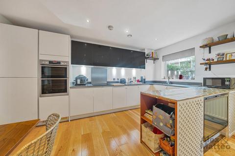 2 bedroom flat for sale, East Street, London, SE1