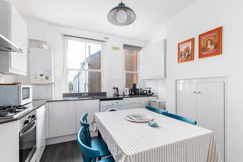 3 bedroom flat to rent, Waldemar Avenue, London SW6