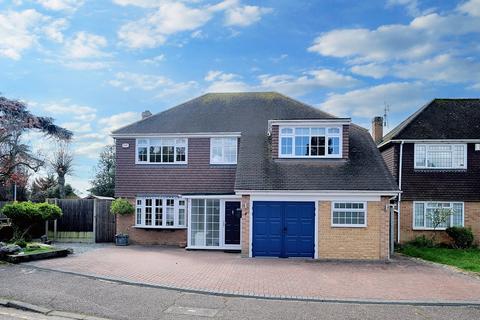 4 bedroom detached house for sale, Valletta Close, Chelmsford CM1