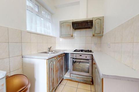 Flat 3b, 3 Glen View, Gravesend, DA12 1LP
