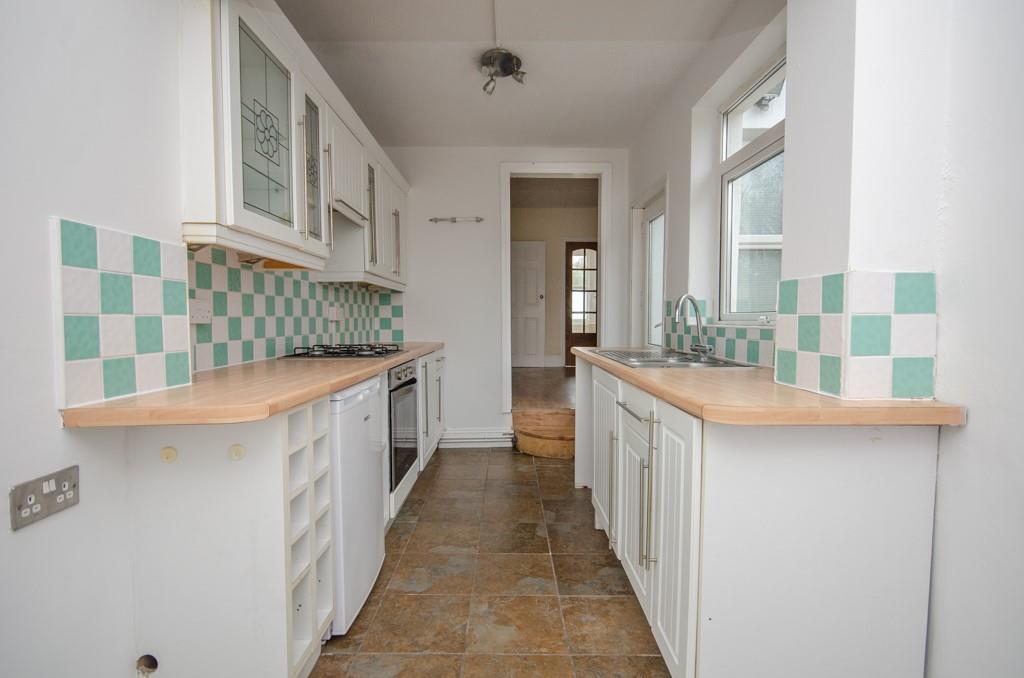 Kitchen pic 2.jpg