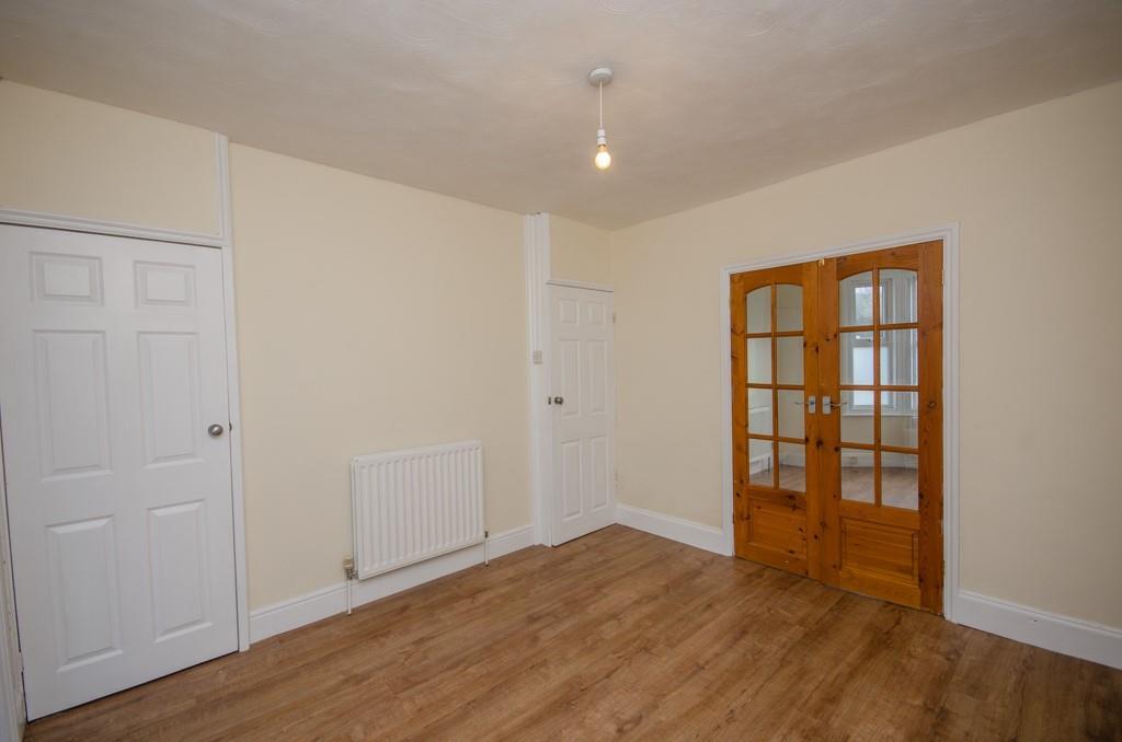 Dining room pic 3.jpg