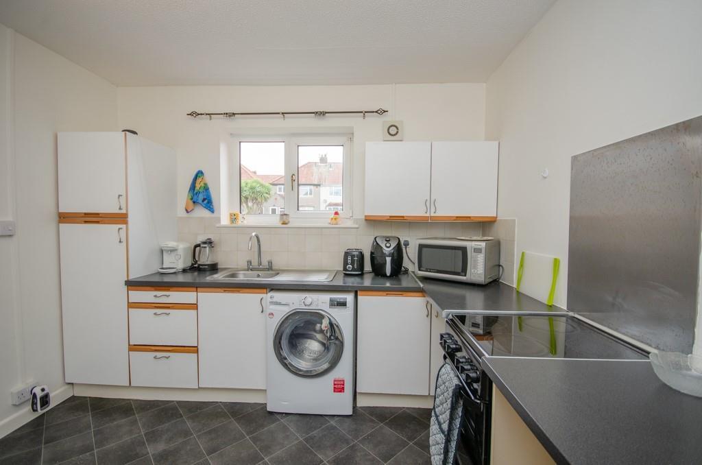 Kitchen pic 2.jpg