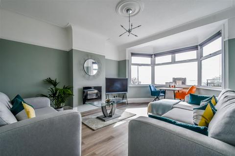 2 bedroom flat to rent, The Ridgeway, Westcliff-On-Sea SS0
