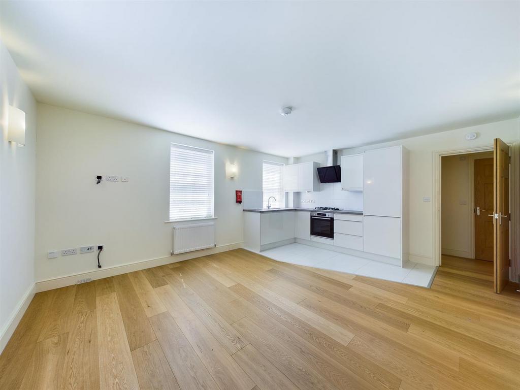 Moat Lane, Towcester 1 bed apartment to rent £825 pcm (£190 pw)