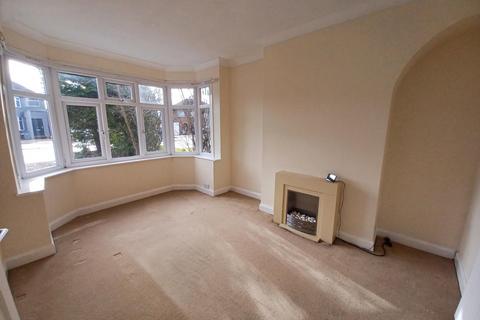 3 bedroom semi-detached house to rent, Stroud Road, Solihull, B90 2JT
