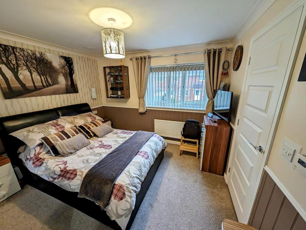 6 Buckthorn Court Bedroom One.jpg