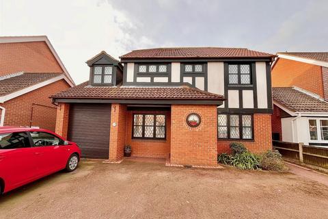 4 bedroom house for sale, Biscay Gardens, Caister-On-Sea