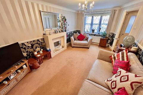 4 bedroom house for sale, Biscay Gardens, Caister-On-Sea