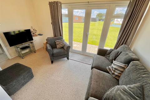 2 bedroom chalet for sale, Winterton Valley Estate, Winterton-On-Sea