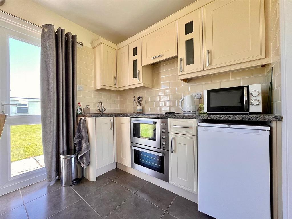 Kitchen/Dining Area