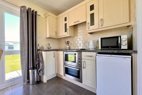 2 bedroom chalet for sale, Winterton Valley Estate, Winterton-On-Sea