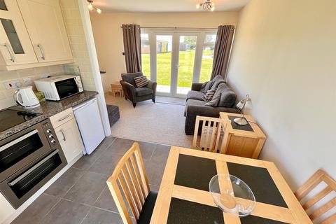 2 bedroom chalet for sale, Winterton Valley Estate, Winterton-On-Sea